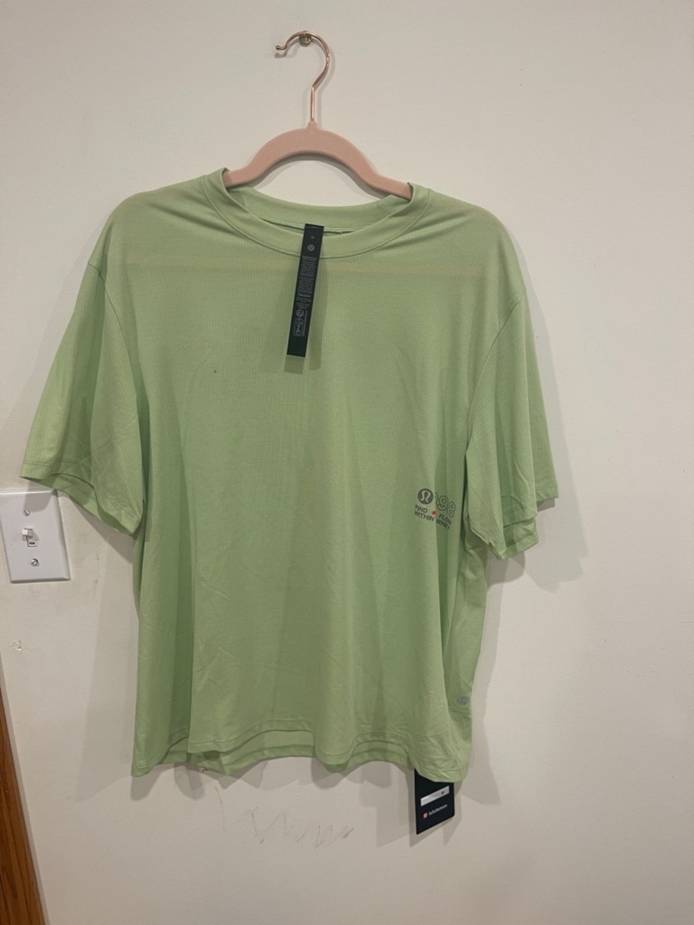 lululemon athletica Men’s Sage Green Short Sleeve Tee
